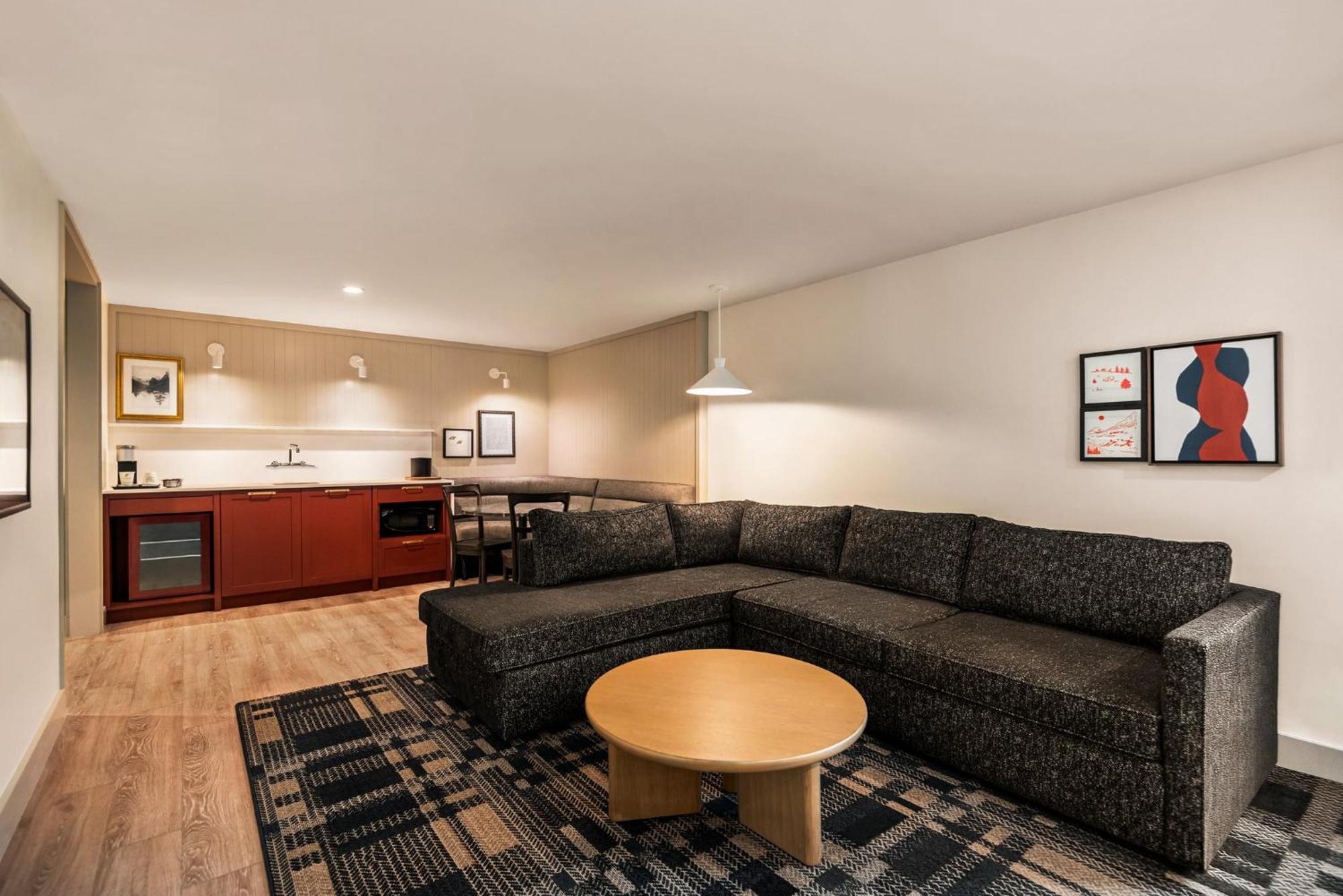 Holiday Downtown By Ihg 3*